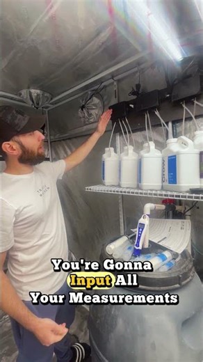 The Old Way (Manually) vs. The Smart Way (Automated by Growee) 💧 Mixing Nutrients for Hydroponics