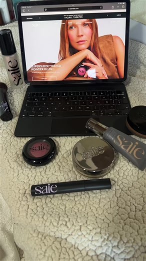 counting every second ✨@Saie #saiebeauty #minivanitycase #vanitycase #makeup #makeupbag #girlythings #girlytok #girly #skincare #blush #girlhood #newmakeup