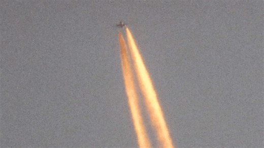 Sunday Science: How do plane contrails form?