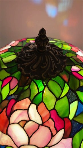 Creating a Peony Tiffany Style Lamp #stainedglass #tiffanylamp