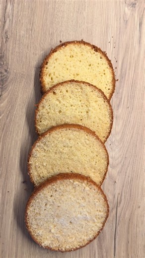 Wafer paper cake🎂🤍 #howitsmade #waferpapercake #waferpaperdecorations