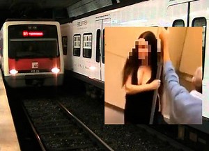 Graban el manoseo que sufre una mujer en tren de Cataluña (video)