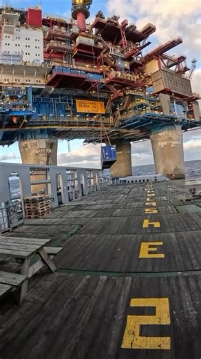 🔷 𝐅𝐚𝐢𝐬𝐚𝐥 & 𝐆𝐡𝐚𝐧𝐧𝐚𝐦 𝐚𝐥𝐠𝐡𝐚𝐧𝐧𝐚𝐦 🔷 on Instagram: "- smart crane operator"