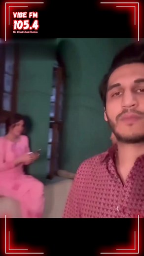 Who doesn't love a little impromptu dance party on set 💃🏻 #MehwishHayat #MominSaqib | Vibe FM 105.4