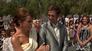 Alejandro y María José vuelven a unir sus vidas para siempre, aunque su felicidad se ve empañada al enterarse de la muerte de don Porfirio. #Sortilegio, lunes a viernes a las 2:30 p. m. MEX #ConLasEstrellas y #SoloEnBlim en: https://blim.onelink.me/Cs9x/fbnvsortilegiotln | tlnovelas