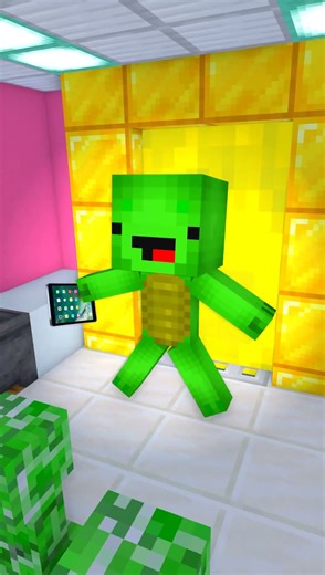 Mikey chose the WRONG portal! 😱💎#shorts #minecraft #animation #minecraftanimatoric #jj #mikey