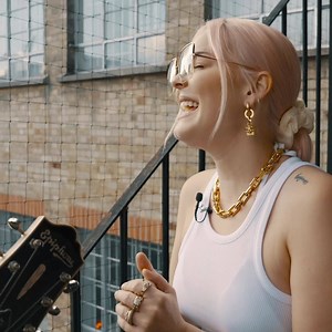 43K views · 1.1K reactions | Head to YouTube to watch Anne-Marie & Beanie Music perform an acoustic version of 'Come Over'! Hope you love it ❤️  https://youtu.be/ZPMWJ7DpzoY | Rudimental | Facebook