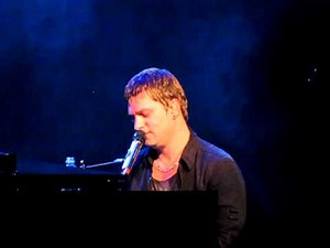 4. Streetcorner Symphony - Rob Thomas - Atlantic City 8/22/10