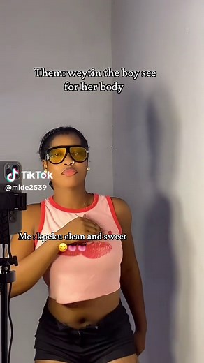 Understanding Body Language in Flirting Situations