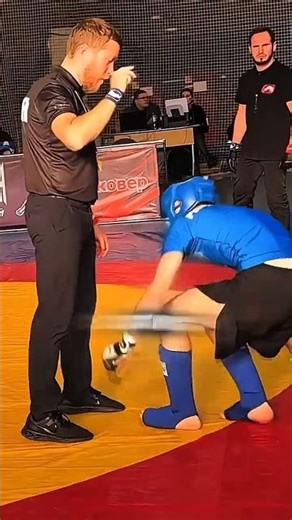 He Fixed His Knee Mid Fight?! 😳(@kurbanov1mma)