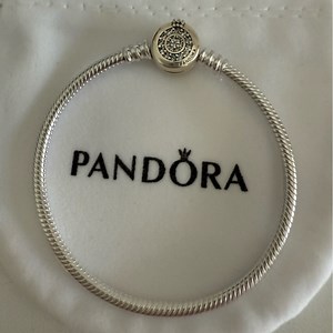 Pandora Silver Moments Sparkling Crown O Snake Chain Bracelet