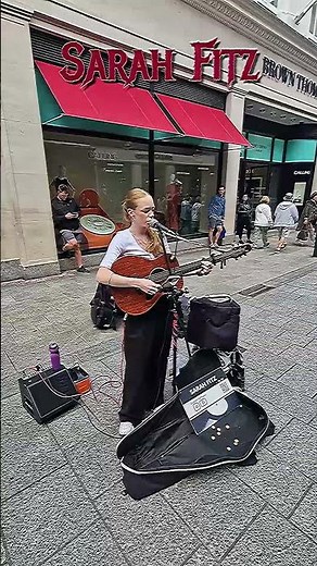 ✨🎸Stunning Sarah Fitz, Busking Brilliance with I'm On Fire🐦‍🔥 live from Grafton Street, Dublin 🐦‍🔥