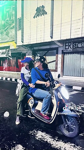 Iko Rame: Trend Ambon dan Titian Kasih