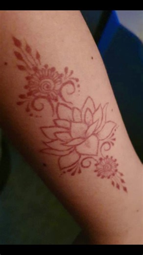 Pretty Lotus Henna Art Tutorial