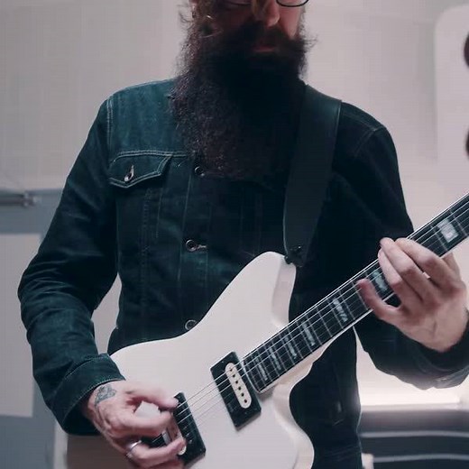 32K views · 1.1K reactions | The Jim Root Jazzmaster V4 delivers crushing detuned tone with a bold new look featuring a Polar White satin finish, stripped-down controls and signature Daemonum open-coil EMG active pickups for his crushing metal sound. Watch the Slipknot guitarist sit down with Matt Sweeney to share the influences behind his new signature Jazzmaster: https://bit.ly/2RY8l98 | Fender | Facebook