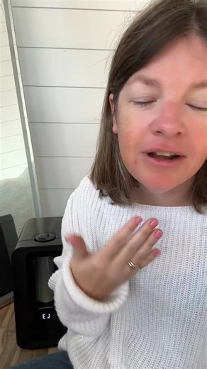 Humidifier for the bedroom this is perfect for winter time #Humidifier #BedroomHumidifier #EssentialOils #Winter | Marble Bear Must Haves