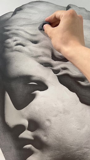 Mastering Portrait Drawing Techniques with Graphite