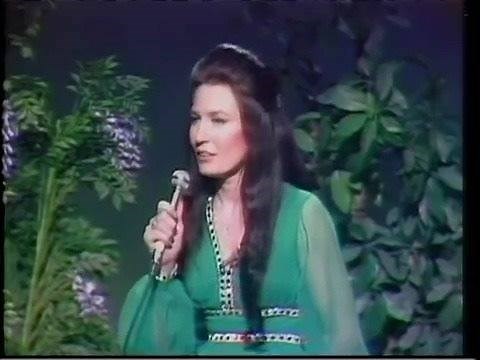 Loretta Lynn Hello Darlin' -Live- | Great Old Music
