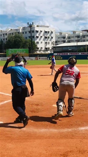 💥 Monster Home Run! Left Field Blast with Epic Bat Crack ⚡💣