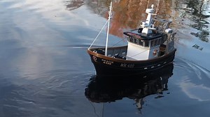 Rossers new boat on trials | Pentland Model Boat Club