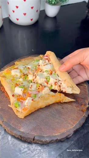 Roti Paneer Pizza 🍕 | 10 Min Healthy Pizza Recipe | Crispy & Cheesy #paneerpizza