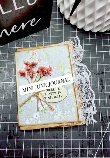 Amazon dropped today so I made this mini journal from the packing paper. So fun turning what essentially would be trashed into art! 🌷 #journalcommunity #craftideas #amazonproject #inspire #fyp