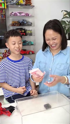 Mom Tried to Control Me… I Paid Her Instead 😆#shortvideo #funny #usashorts #challenge 🇺🇸🇺🇸