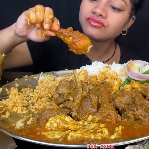 ASMR: EATING SPICY CHICKEN CURRY🔥 BASMATI RICE || #shorts #mukbangn#asmreating #mukbangasmr #asmr