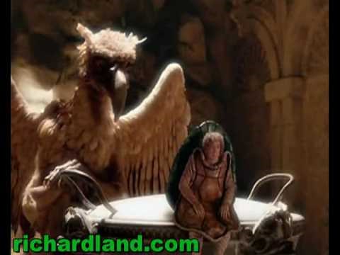 Mock Turtle sings with the Griffin