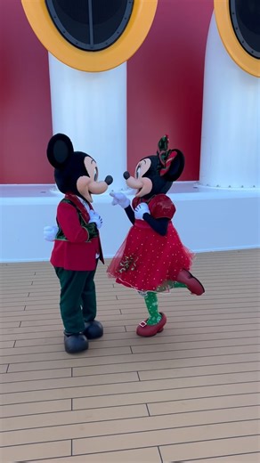 3.4K views · 192 reactions | You never know where you might find the big cheese on a Disney Cruise! #hosted #disneycruise #disneycruiselife #disneydream #mickeymouse #minniemouse #mickeystyle #minniestyle #verymerrytime #disneychristmas #disneyholidays | The DIS | Facebook