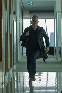 ‘Rabbit Hole’ benefits from Kiefer Sutherland, but Paramount  series uneven early | TV review