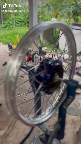 Motorcycle Wheel Repair Process: Step by Step