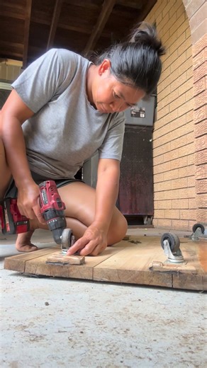 Diy moveable washing machine dolly. #diy #diyprojects #movevablewashingmachine | Derlin Jefferies