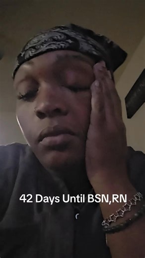 Claire Huxtable on Instagram: "42 Days away from an answered prayer... Tired, but blessed. #Nursing #nursingstudent #ERLife #GoalDigger #pushingthrough"