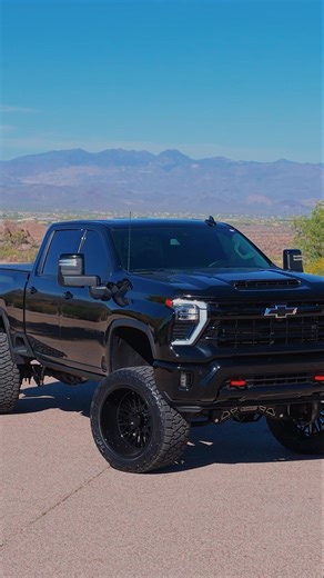 Badass Chevy Silverado LTZ 4x4: Lifted & Custom