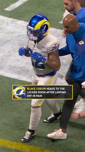 Blake Corum heads to the locker room after limping off in pain #NFL #Rams #BlakeCorum