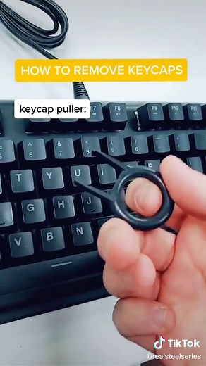 How to Remove Keycaps Safely and Easily