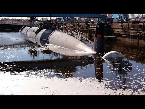 Norfolk Naval Shipyard Undocks USS Pasadena (SSN 752)