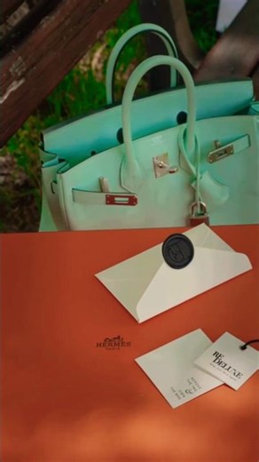 I think I found the most perfect summer bag 🍬 @redeluxe thanks to my fairy bag mother as always