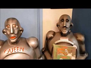 No, you aren't seeing double... Queen News Of The World Robot - watch the video