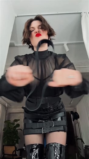 MARUV on Instagram: "Минутка доминации 😂"