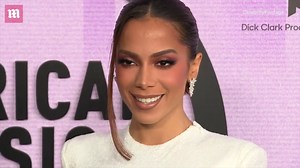Anitta puts on a cheeky display at the 2022 American Music Awards red carpet