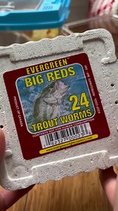I Made A Worm Farm🪱Worms eat organic matter, such as fruit and vegetable scraps, and turn it into nutrient-rich worm castings, also known as worm poop.You can make a worm farm using three buckets, such an easy way to recycle your kitchen scraps and turn them into fertilizer gold for your garden.To get started, you'll need three buckets: one with holes drilled in the bottom for drainage, one to catch the excess liquid that drains out, and one to hold the worms and compost.The worm bucket should 