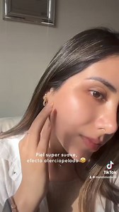 💙TOCOBO💙 🍄Es un bloqueador en barra con extracto de algodón que provee humedad a la piel y la protege de los agresores ambientales.👀 🌿Extracto herbal AC: Calma rojeces y brotes para reducir irritación y acné. 💆Complejo anti sebum P: Controla la producción de aceite en la piel para prevenir poros obstruidos y brillo a lo largo del día. 👀BENEFICIOS: • Super práctico de aplicar durante el día. • Se desliza y aplica fácilmente para cuidar tu piel. • Protege con alto SPF50 PA • 4 en 1: Protecc