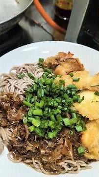 乾麺のそばは水に10分浸けてから茹でるとめちゃウマー♪