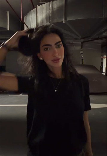 ‏I got scared for a second ALEXA SWITCH THE LIGHT BACK ON😡