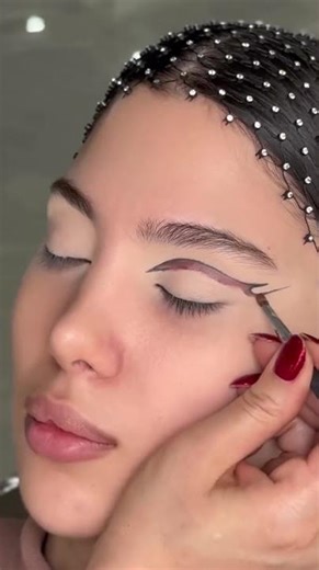 soft glam eyeshadow palette tutorial for beginners learning modern neutral glam step by step