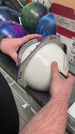 Before you can drill a ball, you have to layout it out. This is plastic so dual angle doesn’t matter #bowling #bowlingtiktok #househackbowling #fyp