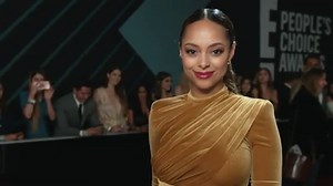 Amber Stevens West - E! People's Choice Awards Glambot