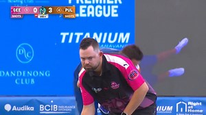 👀 Don't take your eyes off this enthralling battle between Aaron Wilson and Barrie Lester. 📺 Watch #BPL21 on Fox Sports 505, Kayo and Sky Sport NZ | Bowls Australia